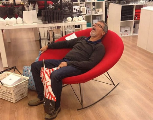 Nỗi khổ của soái ca khi mua