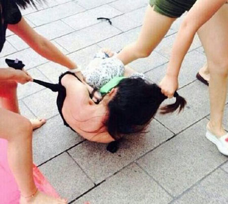 Lý giải vì sao chồng đánh vợ để bênh bồ - 1