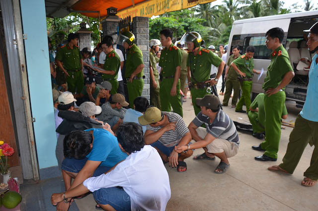 13 thanh niên thuê ô tô, chở “hàng nóng” đi chém nhau - 1