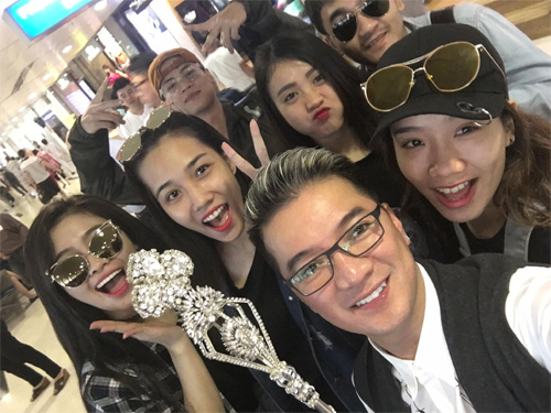 Tò mò với cây gậy