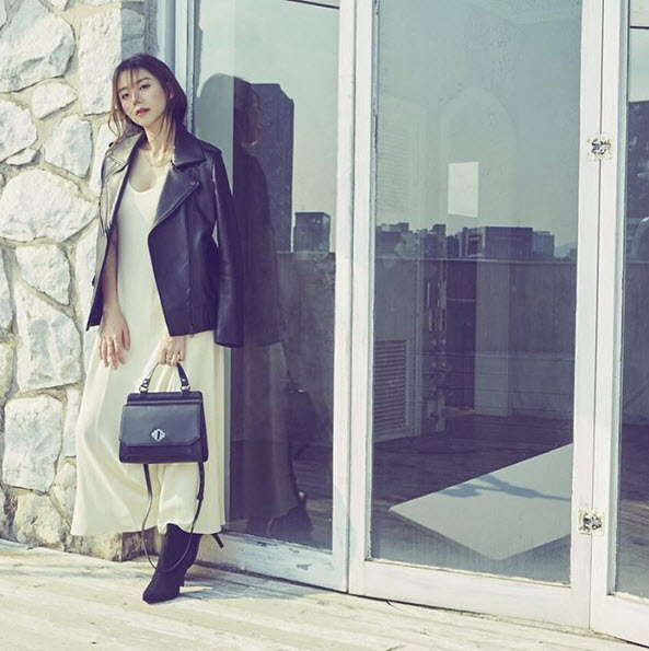 Không thể tin nổi vợ Bae Yong Joon đã bầu 7 tháng - 1