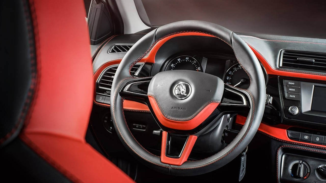 Ngắm gói độ nội thất "phiên bản Rolls-Royce" của xe Skoda Fabia - 4