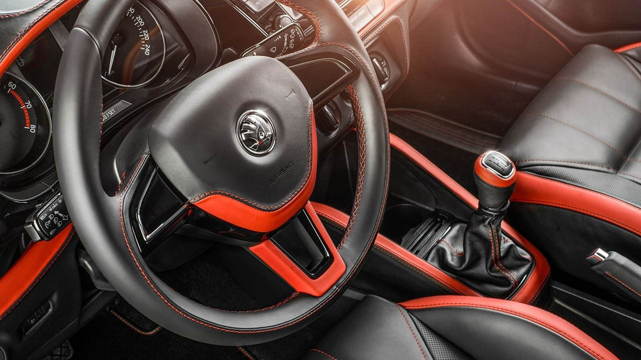 Ngắm gói độ nội thất "phiên bản Rolls-Royce" của xe Skoda Fabia - 2