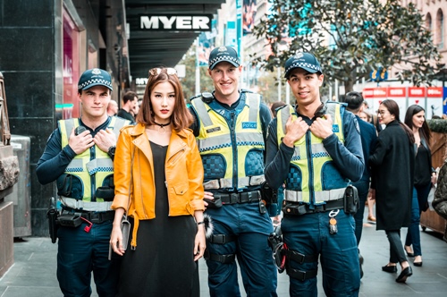 Xao xuyến trước vẻ gợi cảm của Diễm My 9X trên đất Úc - 5