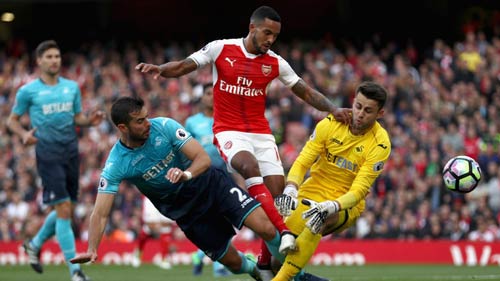Arsenal: "Bay cao" cùng bộ tứ tấn công ảo diệu - 4