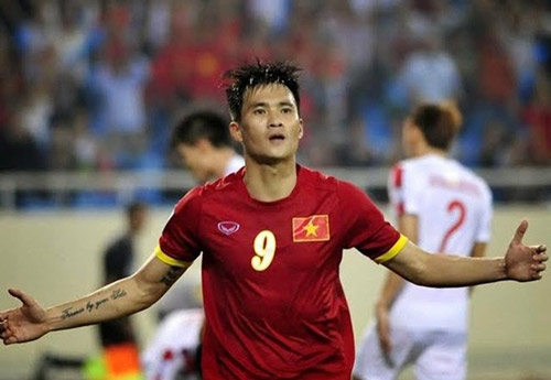 HLV Hữu Thắng đau đầu chọn nhân sự hàng công - 1