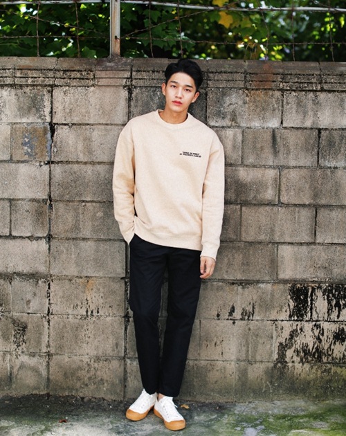 Ngoài sơ mi, có một kiểu áo cũng rất hợp với chàng - 4