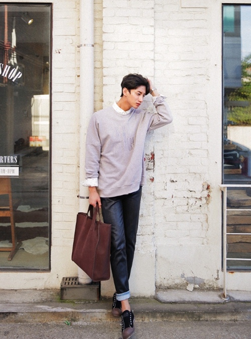 Ngoài sơ mi, có một kiểu áo cũng rất hợp với chàng - 12