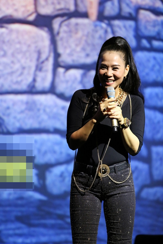 Loạt váy áo khiến gu đẳng cấp của Thu Minh đi xuống - 5