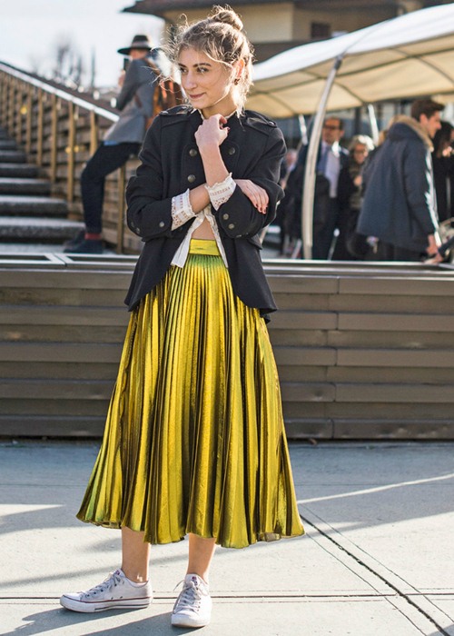 Bừng sáng tiết thu với váy xếp ly óng ánh - 4