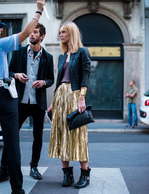 Bừng sáng tiết thu với váy xếp ly óng ánh - 10