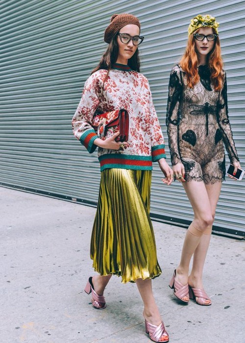 Bừng sáng tiết thu với váy xếp ly óng ánh - 12