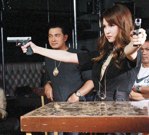 Maria Ozawa khoe lưng trần gợi cảm trong phim chính thống đầu tiên - 2