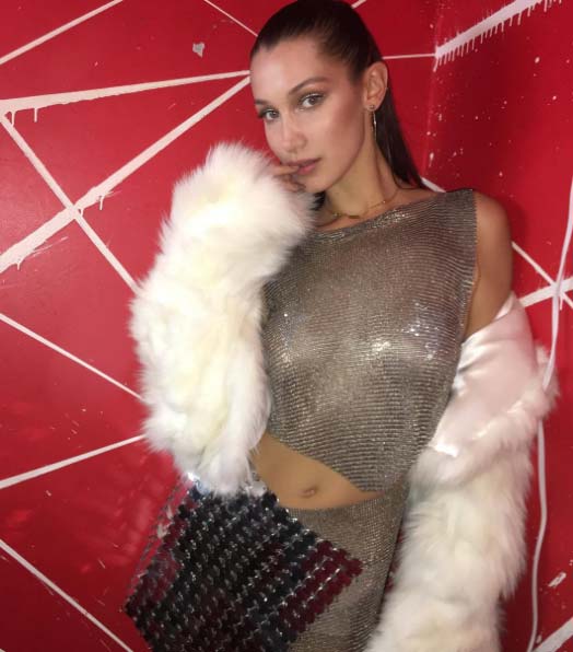 Học những mẹo làm đẹp dễ khó ngờ của siêu mẫu - 4