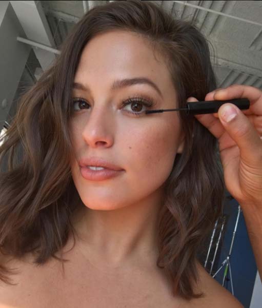 Học những mẹo làm đẹp dễ khó ngờ của siêu mẫu - 7