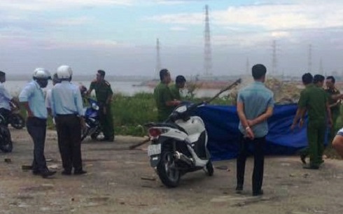 Đi câu cá, tá hỏa phát hiện xác người dạt vào bờ - 1