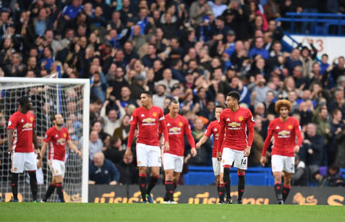 MU bất ổn: Vì Mourinho muốn thành Sir Alex - 1