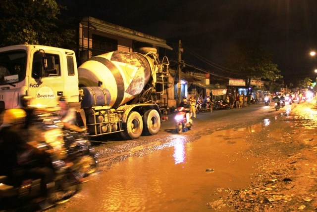 Thanh niên bị xe bồn cán chết trên đoạn đường