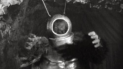 8 bộ phim kinh dị khiến người xem cười ra nước mắt - 4