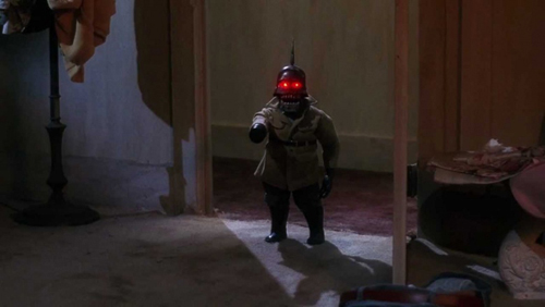 8 bộ phim kinh dị khiến người xem cười ra nước mắt - 9