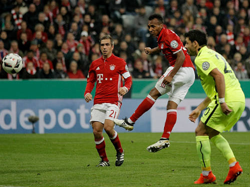 Bayern - Augsburg: Hai quả phạt đền hỏng ăn - 1