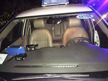Tài xế taxi bị siết cổ, cướp tài sản trên đồi vắng - 1