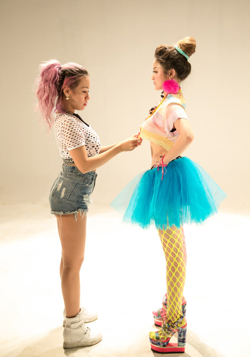 Thuỷ Top gây sốc với hình tượng cô giáo nổi loạn - 4