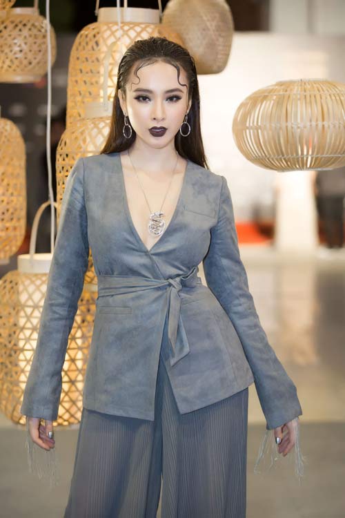 Angela Phương Trinh lại &#34;hở bạo&#34; cùng nữ trang tiền tỷ - 6