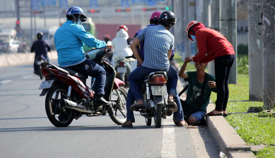 "Kỹ nghệ" ăn xin: Hành trình “lật mặt” ăn xin đểu - 1