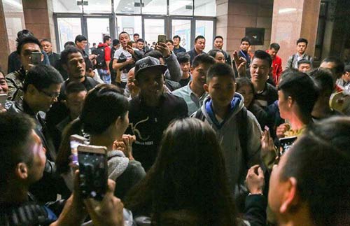 Buakaw-Yilong: Đỉnh cao của "nghệ thuật sắp đặt" - 5