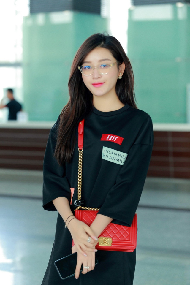 Huyền My gợi cảm khó cưỡng trên sàn diễn thời trang Malaysia - 1