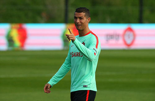 Sau hợp đồng tỷ đô, Ronaldo có thêm hợp đồng tỷ bảng - 4