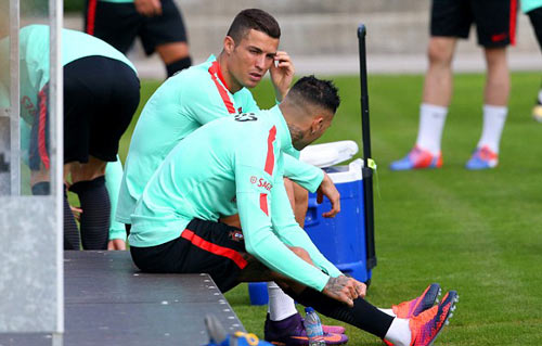 Sau hợp đồng tỷ đô, Ronaldo có thêm hợp đồng tỷ bảng - 5