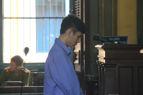 Cô gái bị đâm chết vì mượn điện thoại nhưng không trả - 1