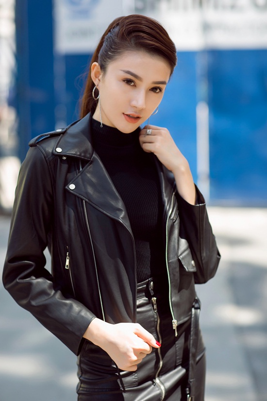 Học trò Hà Hồ đẹp sành điệu, hút mọi ánh nhìn trên phố - 5