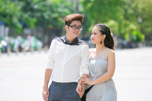 Bùi Anh Tuấn lãng mạn diễn cảnh hôn trán