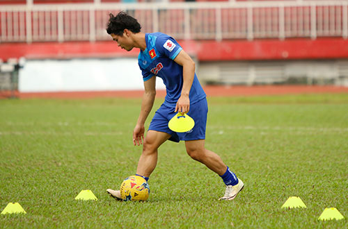 ĐT Việt Nam: Công Phượng "luyện chơi cá nhân" - 7