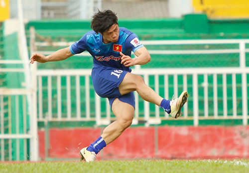 ĐT Việt Nam: Công Phượng "luyện chơi cá nhân" - 10