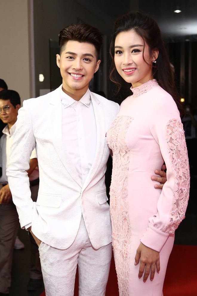 Mỹ Linh đọ váy áo gợi cảm cùng 2 nàng Á hậu quyến rũ - 9