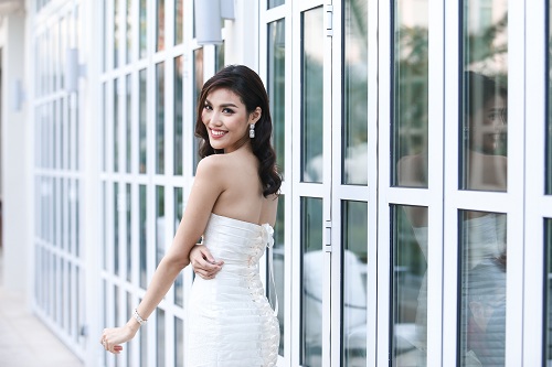 Lan Khuê đọ sắc với Hà Hồ, diện đầm cúp ngực quyến rũ - 4