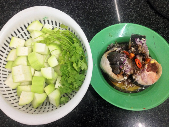 Nhớ lắm cá trê kho bầu của ngoại - 2