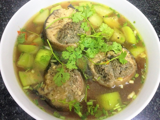 Nhớ lắm cá trê kho bầu của ngoại - 1