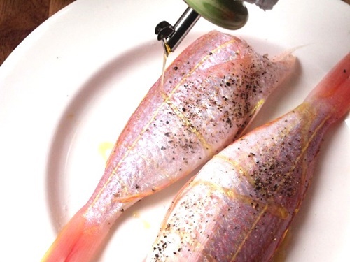 Bữa trưa ngon miệng với món cá hồng sốt cà chua - 4