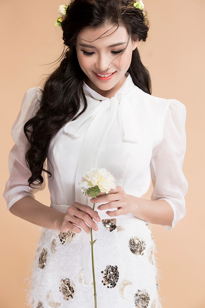 Thúy Diễm ngày càng sexy với tông pastel ngày gió - 7