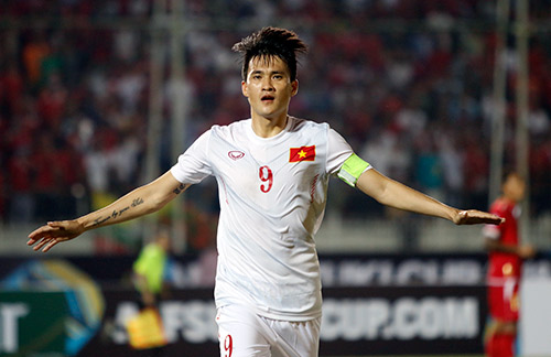 ĐT Việt Nam: Hữu Thắng "mắng" hàng thủ ngay trên sân - 3