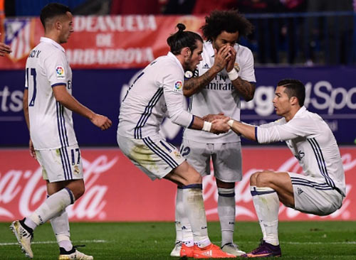 Real phong độ hủy diệt: Barca khó ngăn nổi kỷ lục - 1