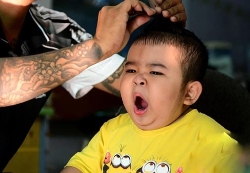 Giật mình thu nhập khủng của 2 cậu bé chưa biết chữ Ku Tin và Tin Tin - 2