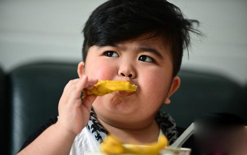 Giật mình thu nhập khủng của 2 cậu bé chưa biết chữ Ku Tin và Tin Tin - 6