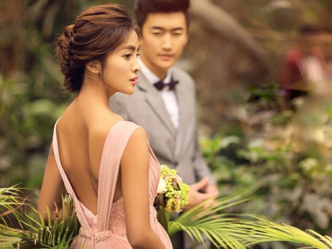 Sự thật sững sờ sau khe cửa phòng nhà bạn gái - 1