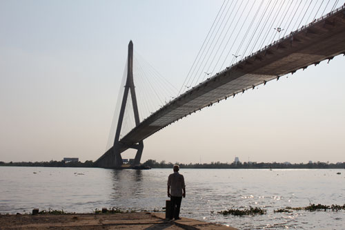 Nghi án nam thanh niên đâm chết bạn gái rồi nhảy cầu tự tử - 1